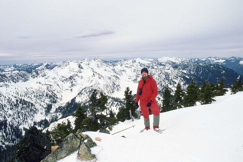 1987-005 Winter Ascent of Mt Snoqualmie Mar 1987 Me on Summit.jpg